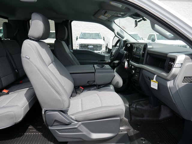New 2025 Ford F250 XL w/ XL Chrome Package image 24