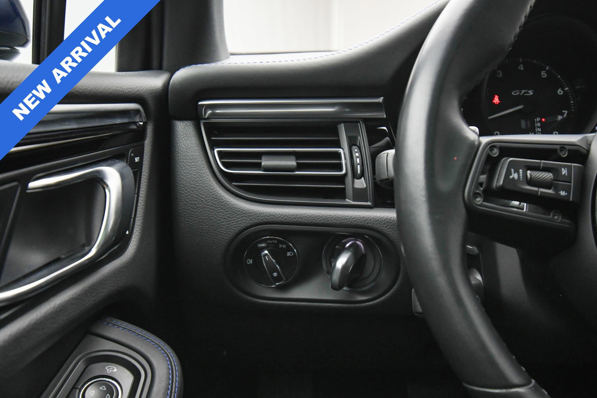 Used 2022 Porsche Macan GTS image 36