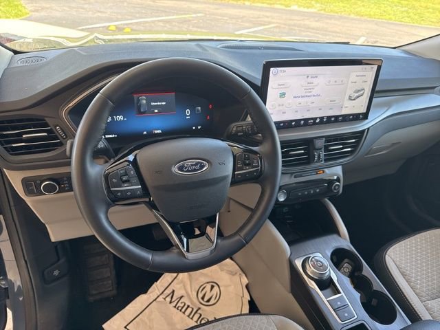 Used 2023 Ford Escape Active w/ Tech Pack #2 AWD/4WD image 12