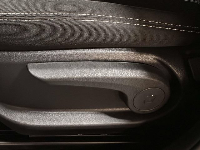 Used 2025 Hyundai Venue SEL FWD image 18