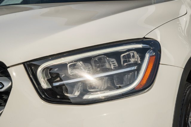 Used 2022 Mercedes-Benz GLC 300 4MATIC image 13