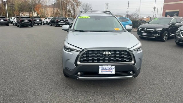 Used 2022 Toyota Corolla Cross XLE image 3