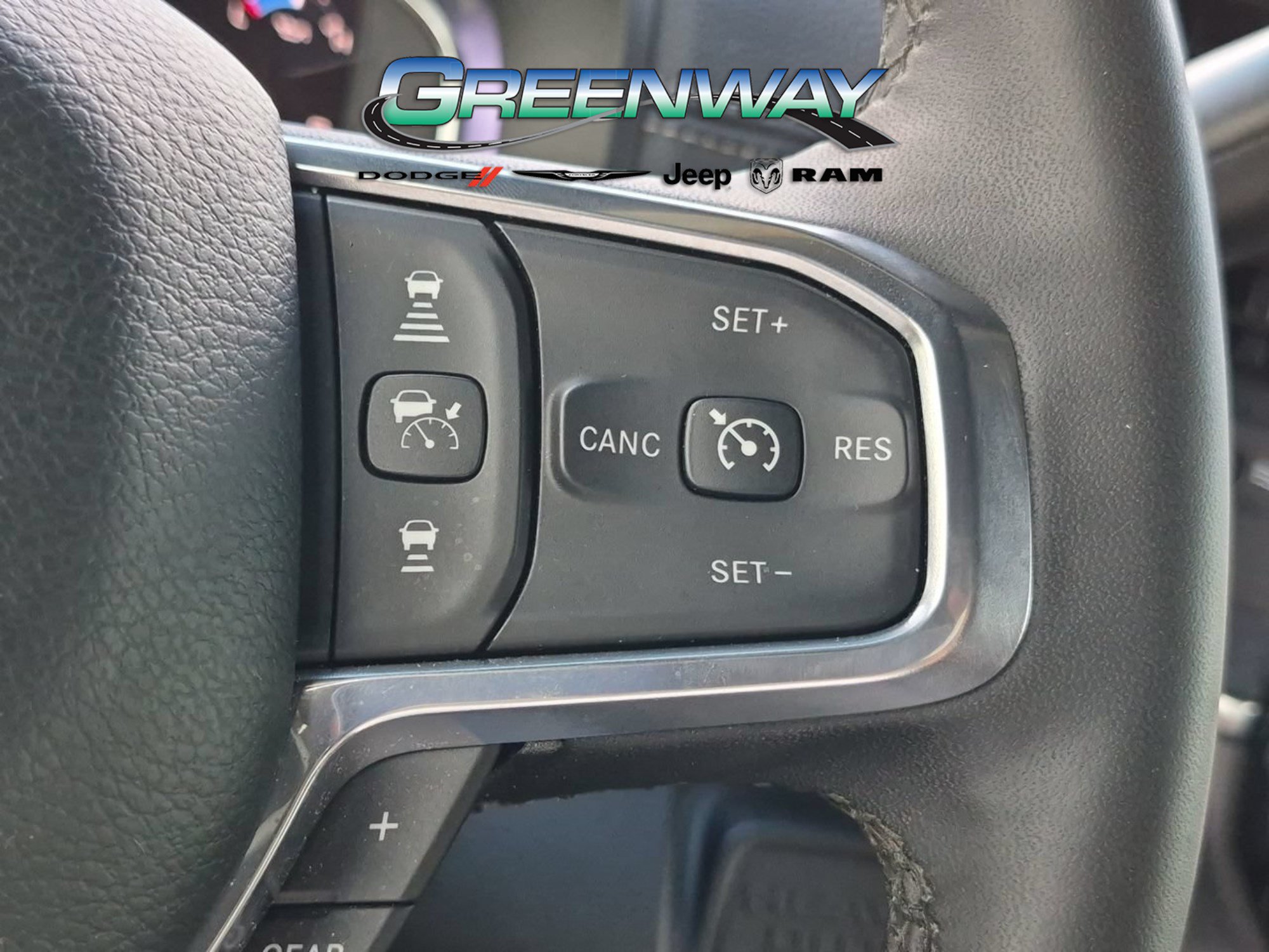 Used 2025 RAM 3500 Laramie AWD/4WD image 25