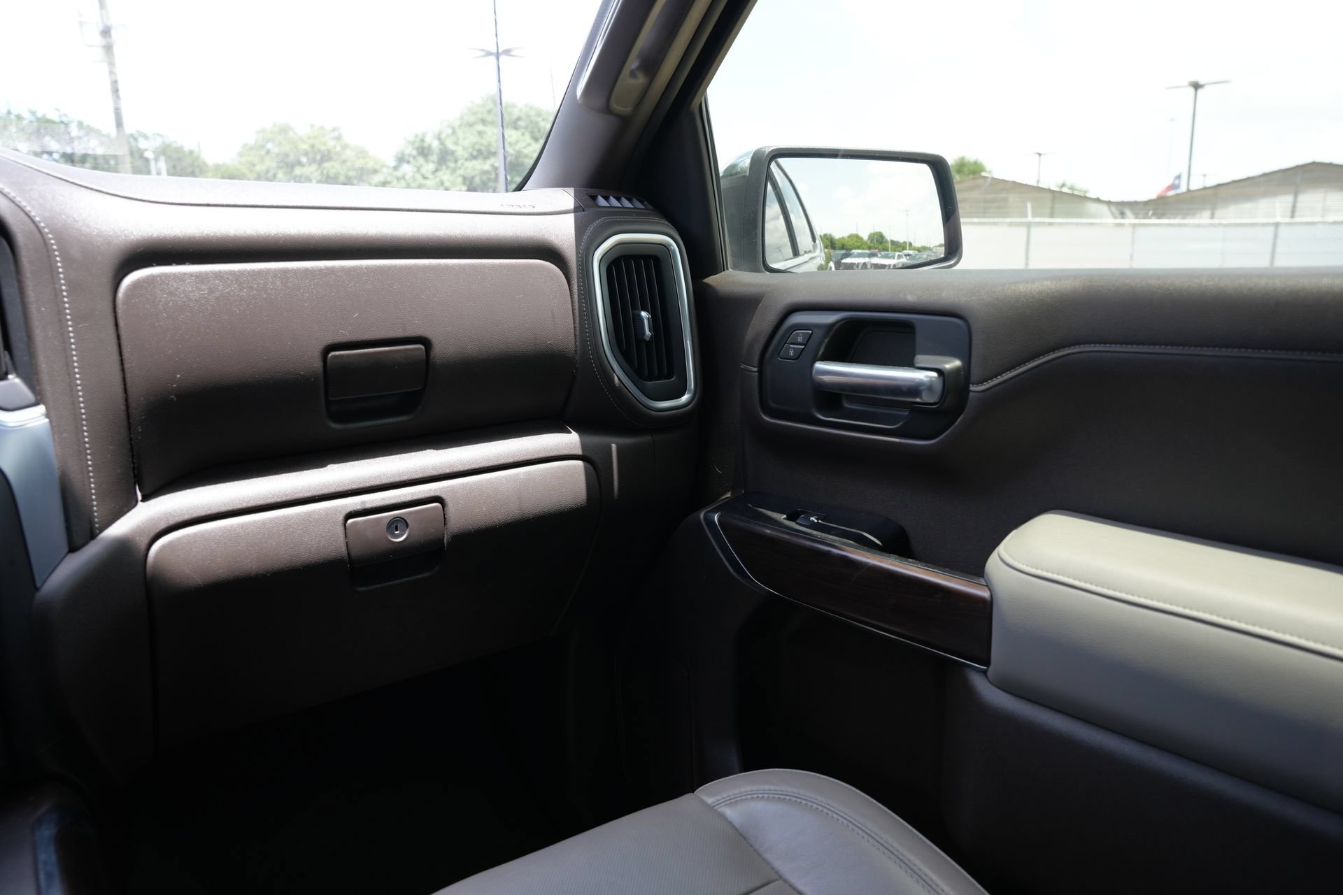 Used 2019 GMC Sierra 1500 SLT RWD image 9
