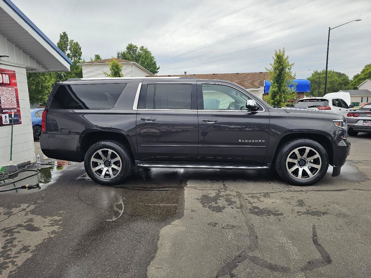 Used 2017 Chevrolet Suburban Premier AWD/4WD image 13