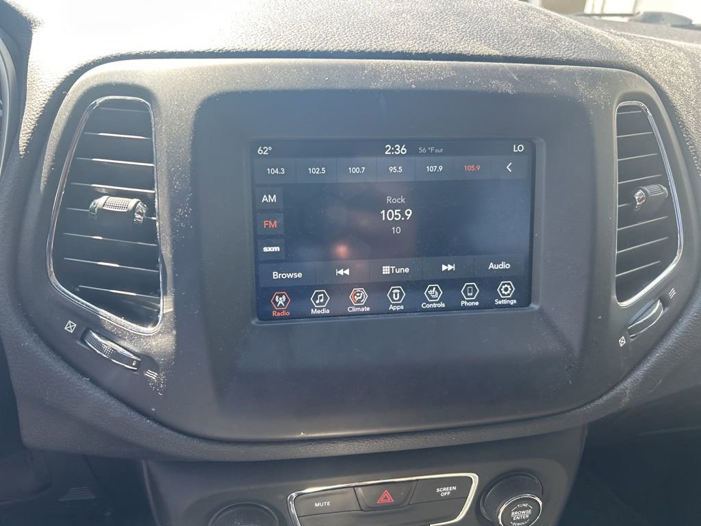 Used 2018 Jeep Compass Latitude w/ Popular Equipment Group AWD/4WD image 6
