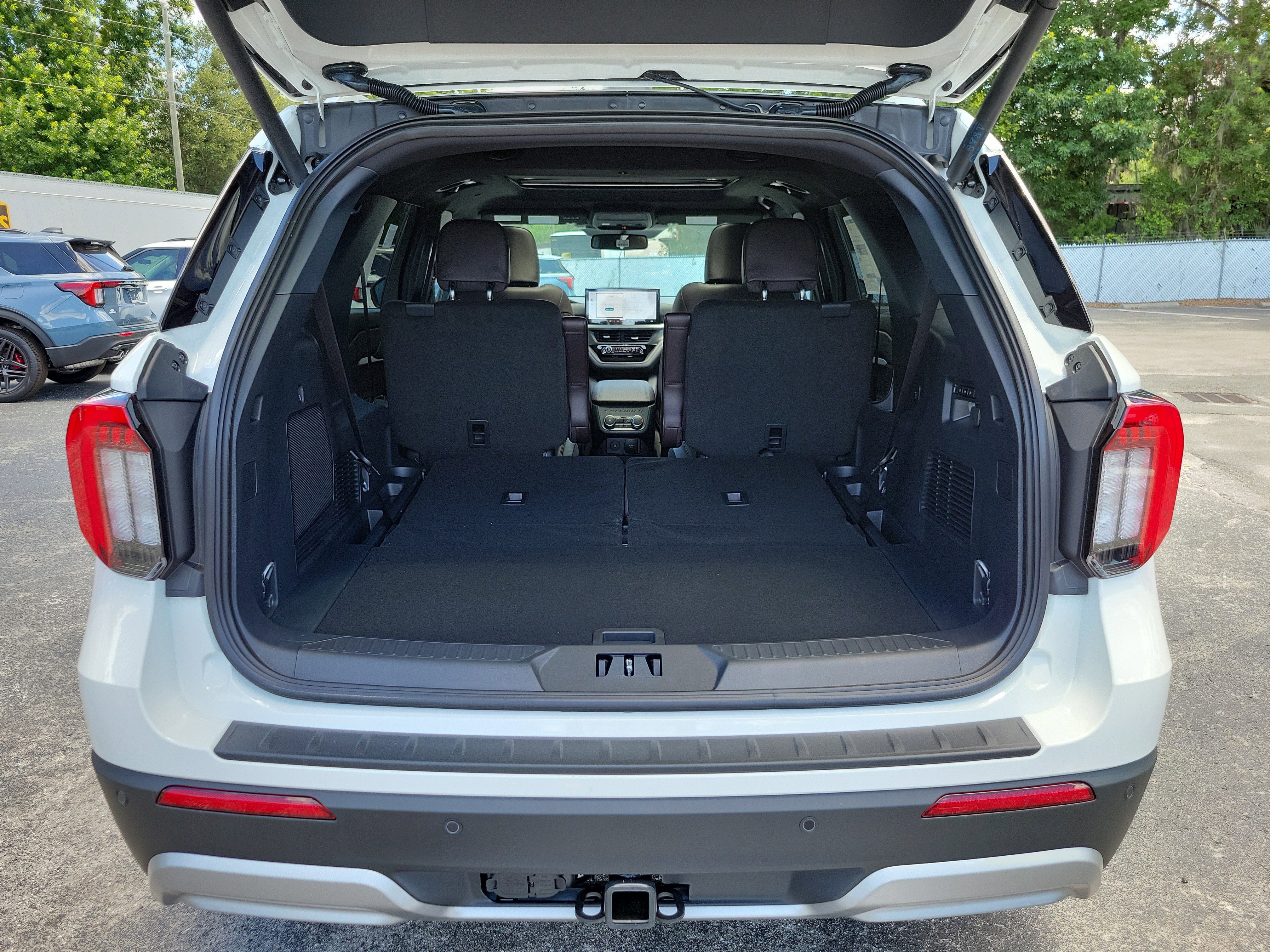 New 2026 Ford Explorer Platinum w/ LUX Leather Package AWD/4WD image 10