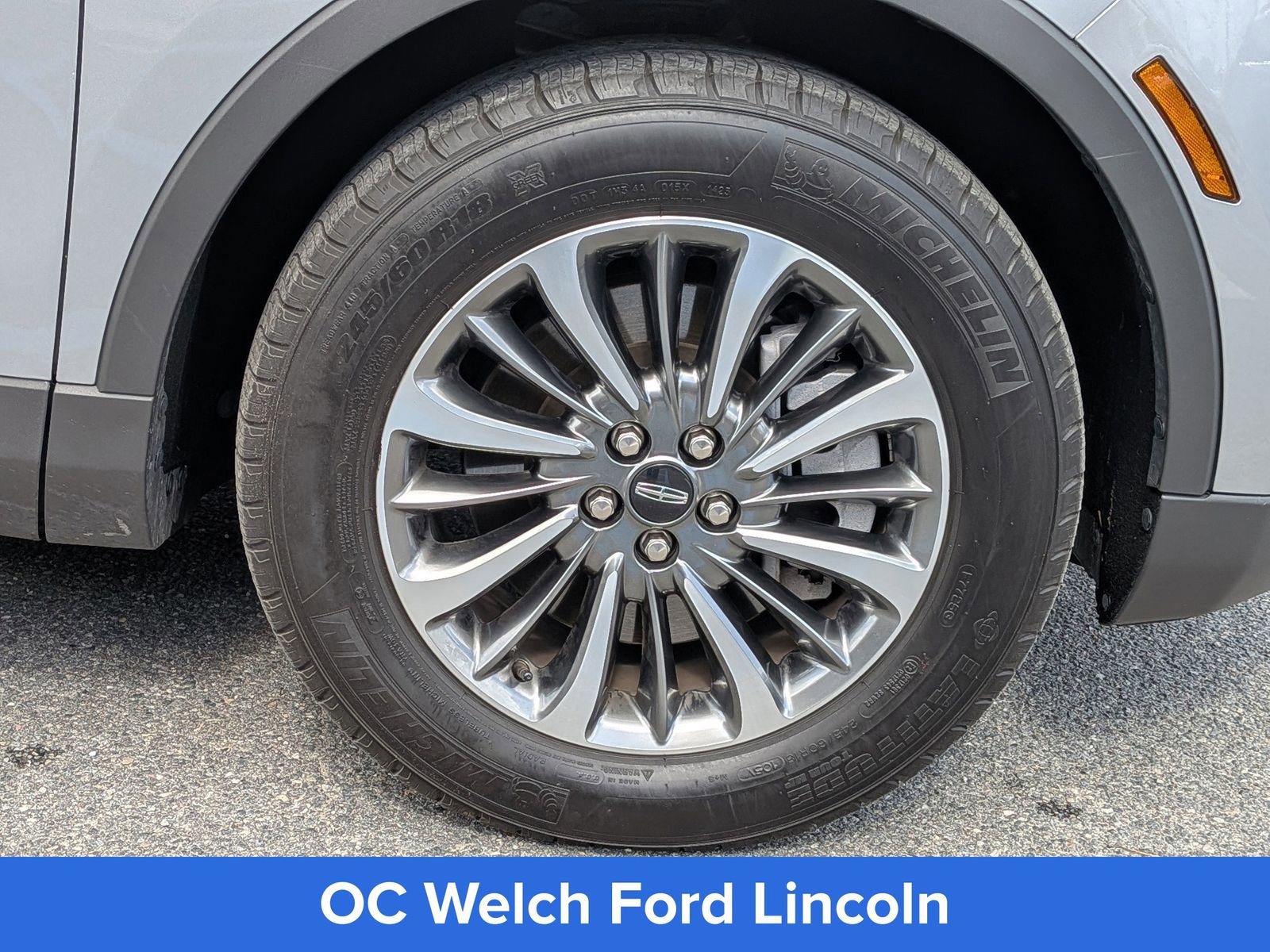 Used 2023 Lincoln Nautilus FWD w/ Premium Package image 6