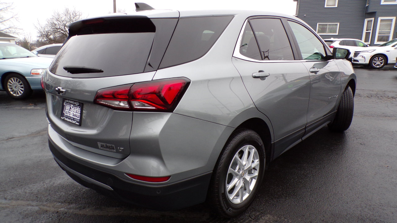 Used 2024 Chevrolet Equinox LT w/ LPO, Floor Liner Package FWD image 2