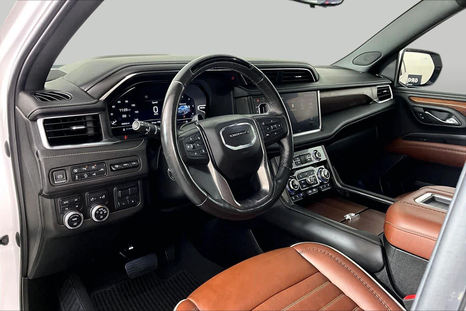 Certified 2023 GMC Yukon XL Denali Ultimate AWD/4WD image 17