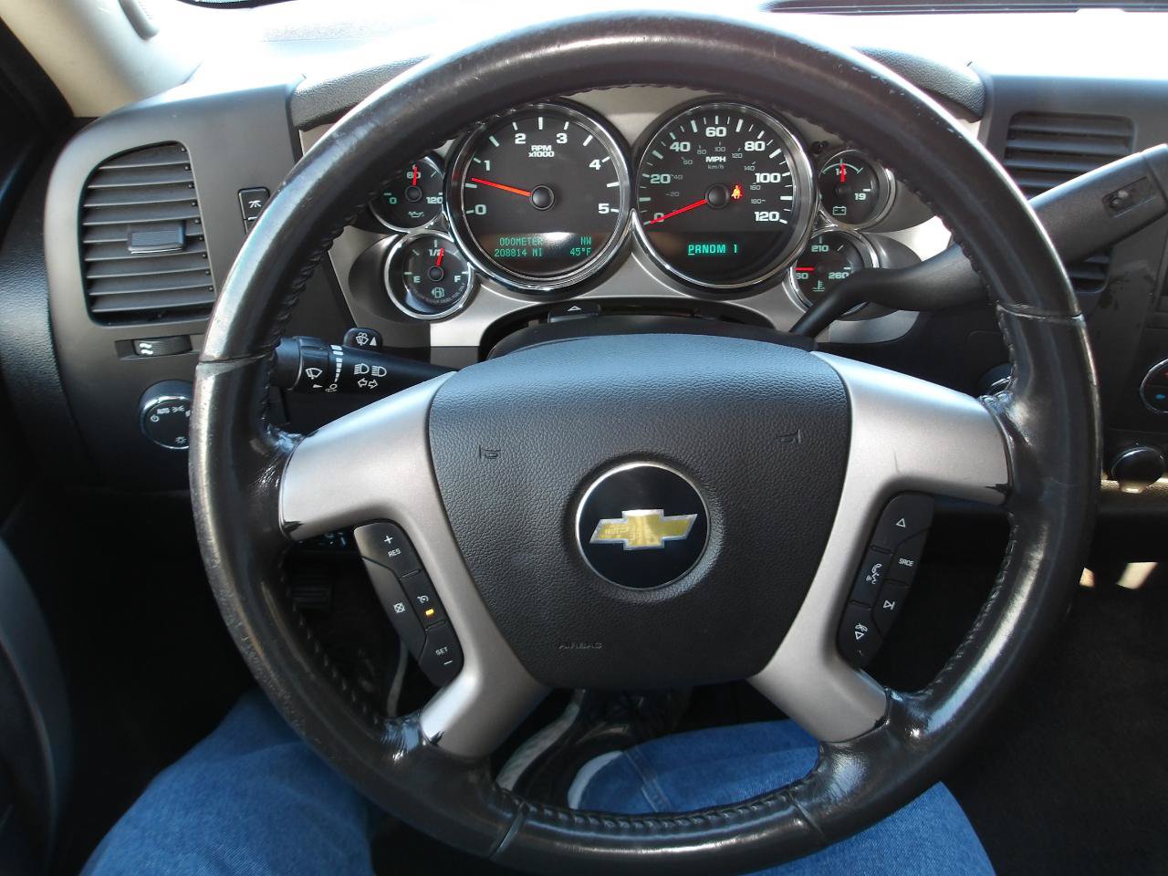 Used 2011 Chevrolet Silverado 2500 LT w/ Interior Plus Package AWD/4WD image 14