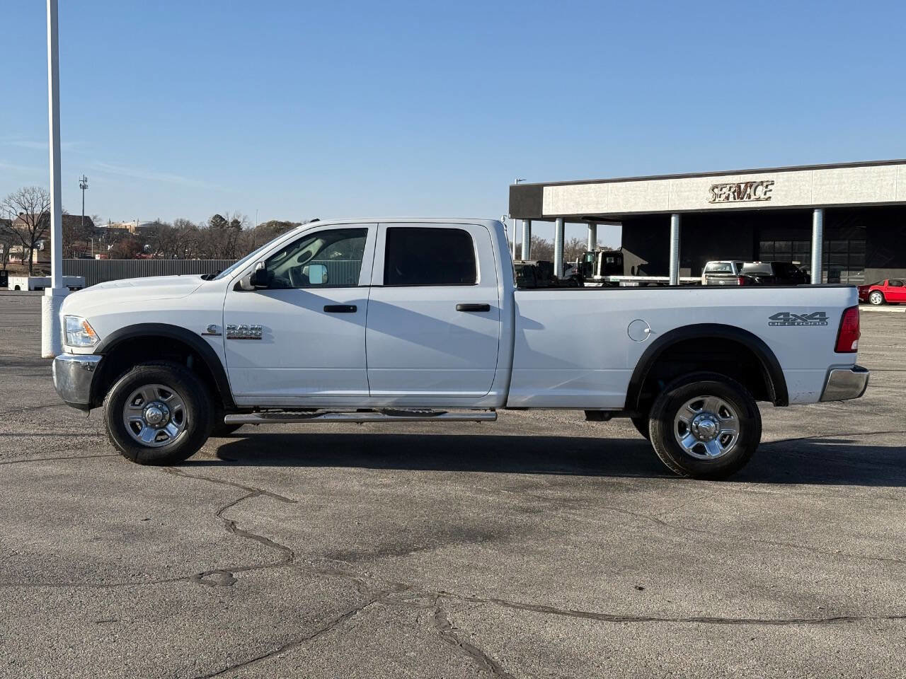 Used 2018 RAM 2500 Tradesman w/ Chrome Appearance Group image 9