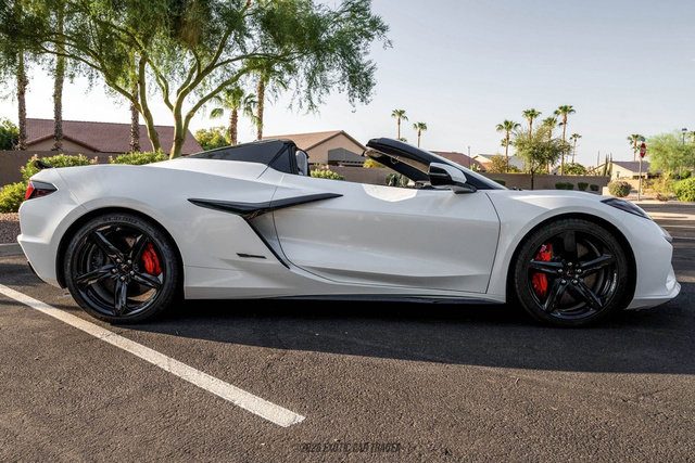 Used 2025 Chevrolet Corvette E-Ray AWD/4WD image 9