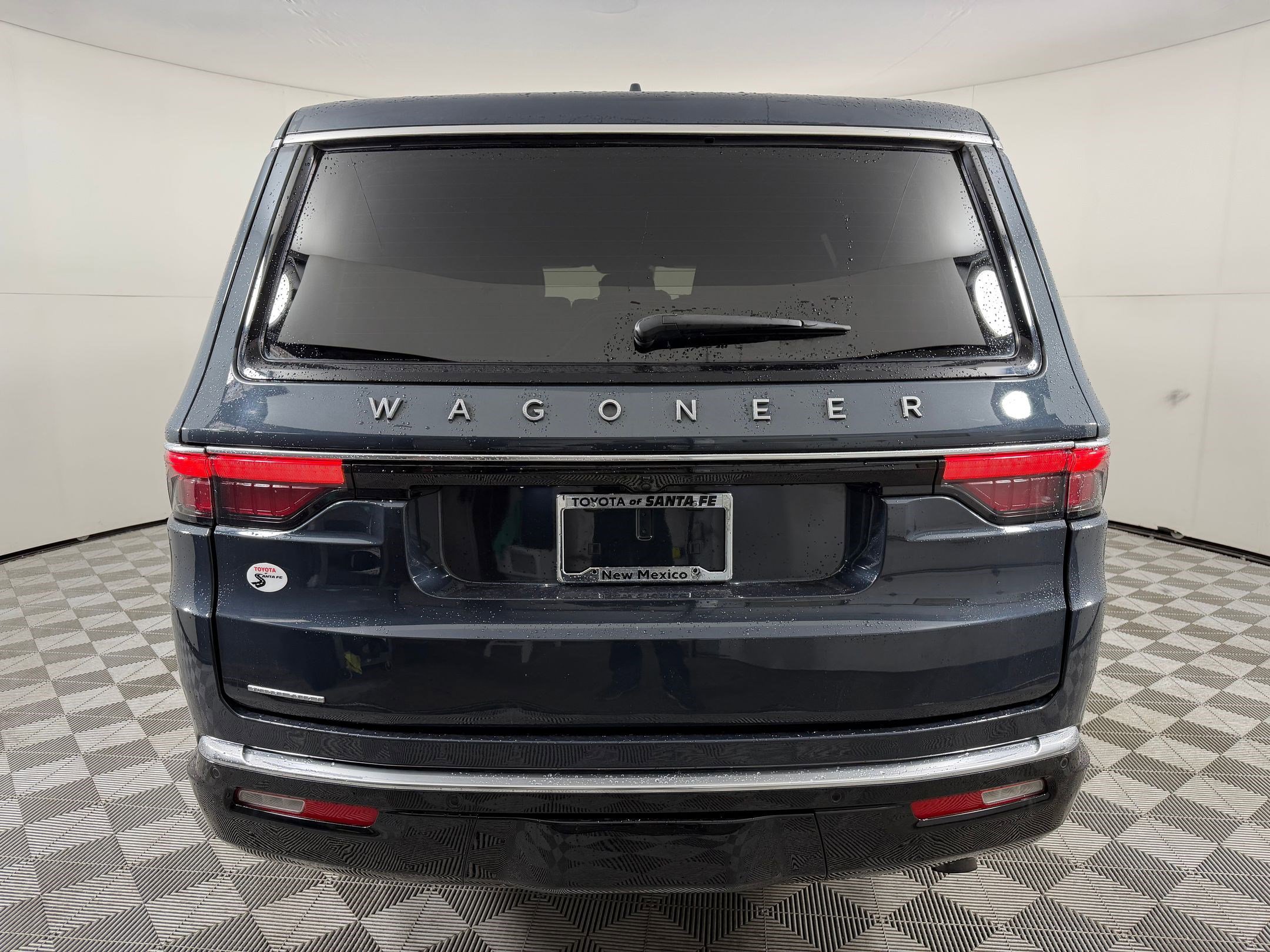 Used 2023 Jeep Wagoneer 4WD image 9