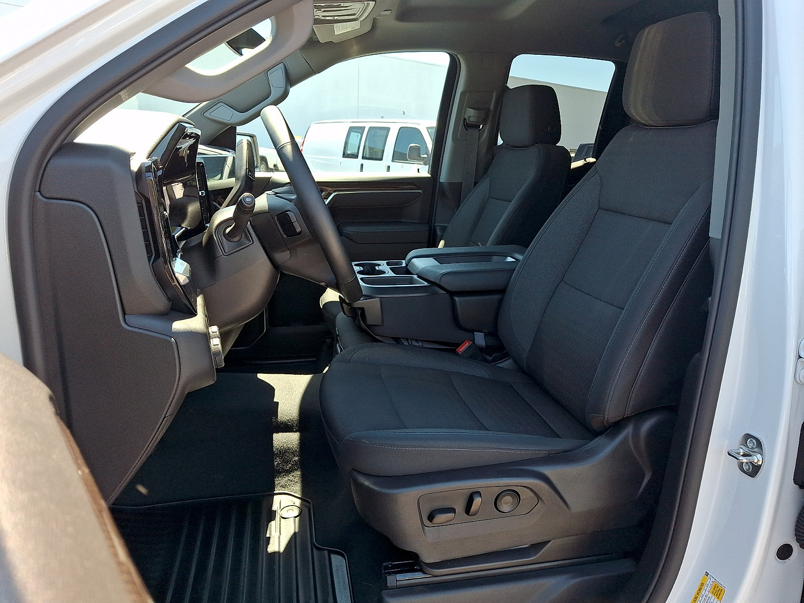 Used 2025 Chevrolet Silverado 1500 LT AWD/4WD image 14