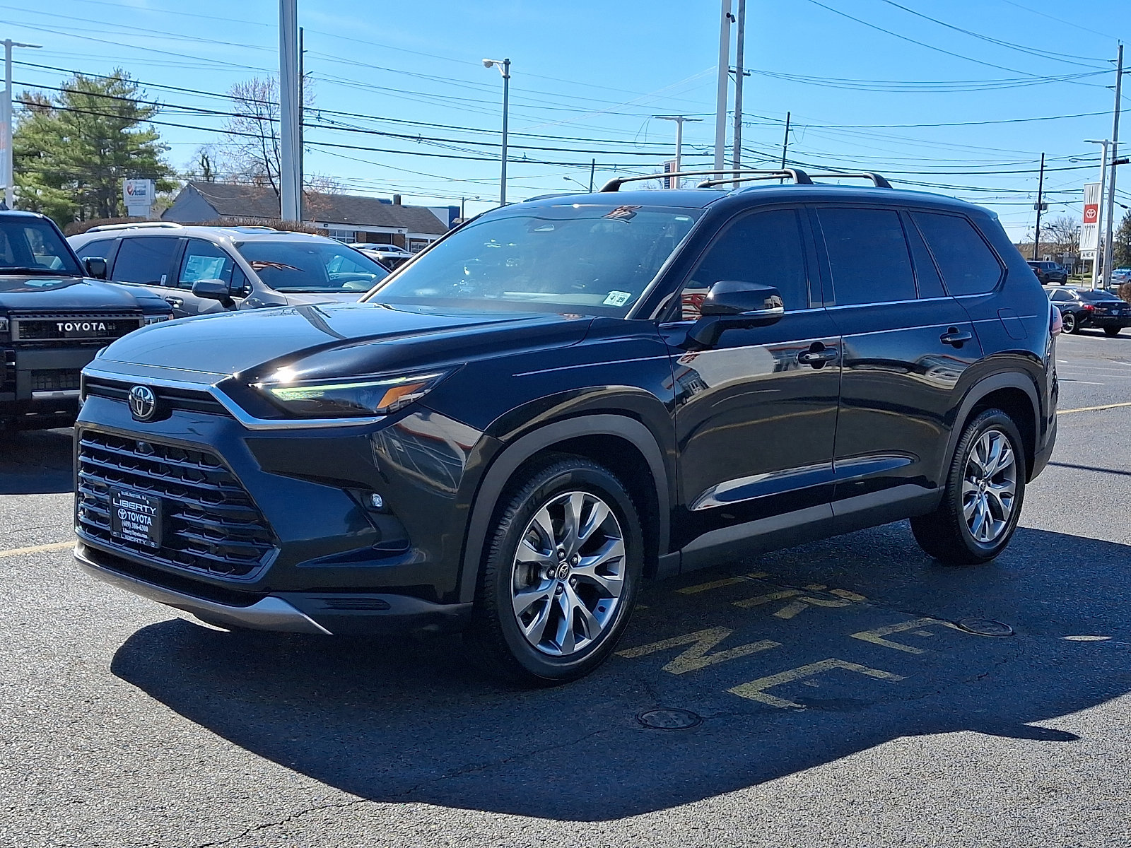 Used 2024 Toyota Grand Highlander AWD image 3