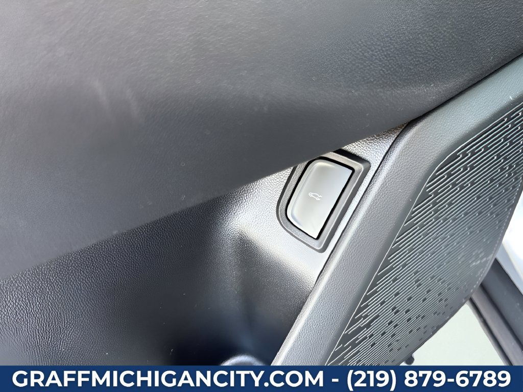New 2027 Chevrolet Equinox RS w/ Safety and Technology Package AWD/4WD image 13