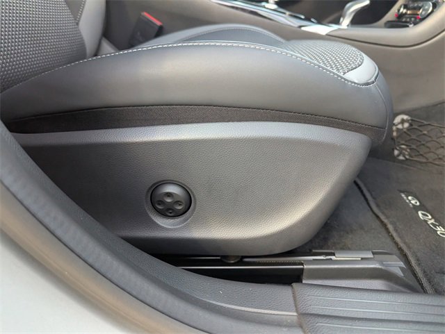 Used 2019 INFINITI QX30 image 37