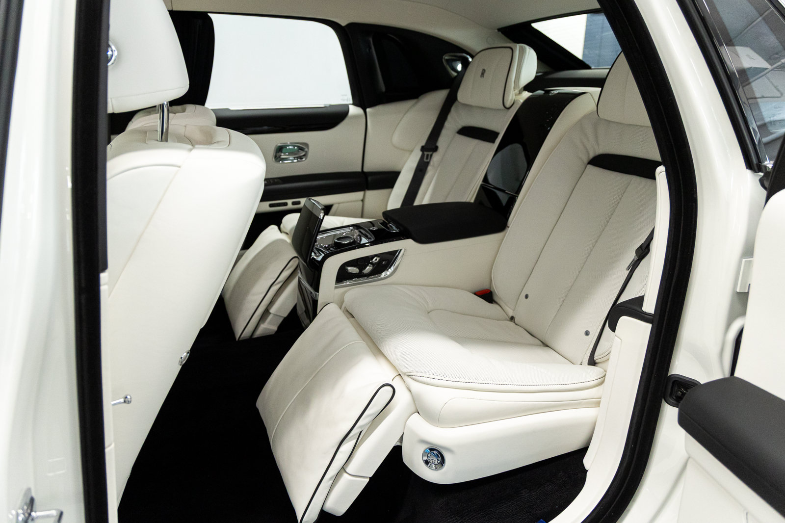 New 2027 Rolls-Royce Ghost Extended Wheelbase AWD/4WD image 72