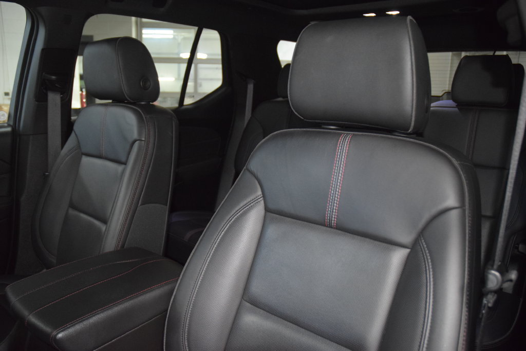 Used 2023 Chevrolet Traverse RS w/ LPO, Floor Liner Package AWD/4WD image 45