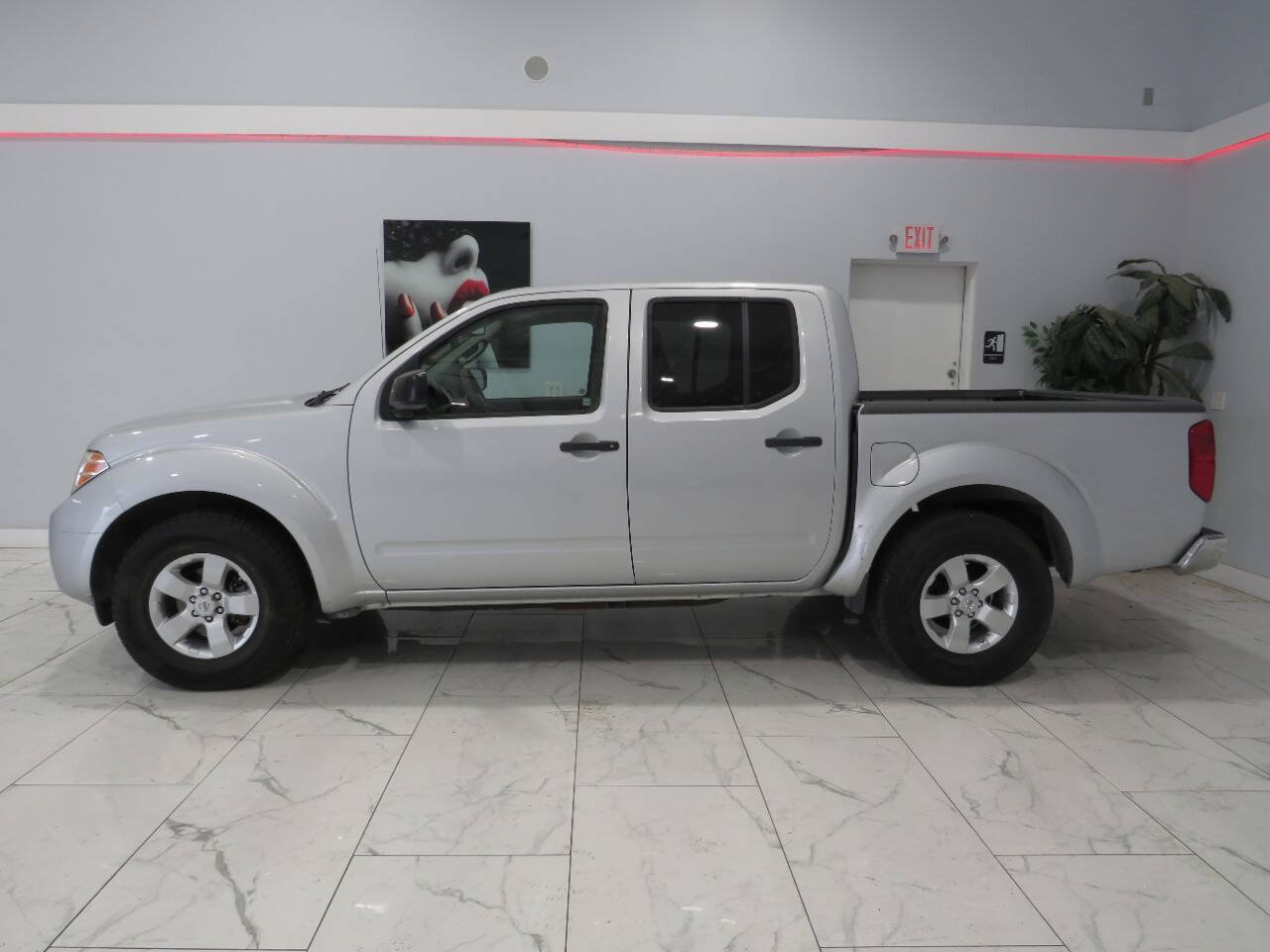 Used 2013 Nissan Frontier SV w/ SV Value Truck Pkg RWD image 7