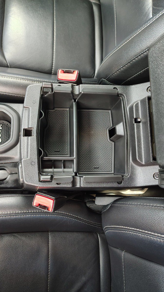 Used 2018 Jeep Wrangler Unlimited Sahara AWD/4WD image 24