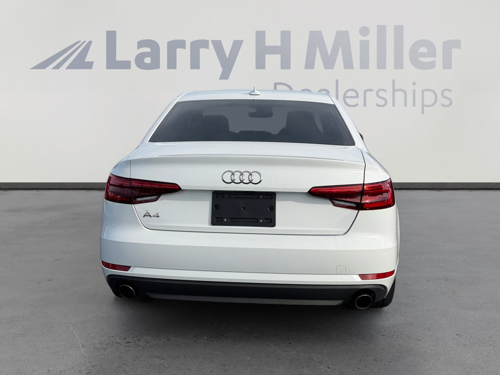 Used 2017 Audi A4 2.0T Premium w/ Convenience Package image 4