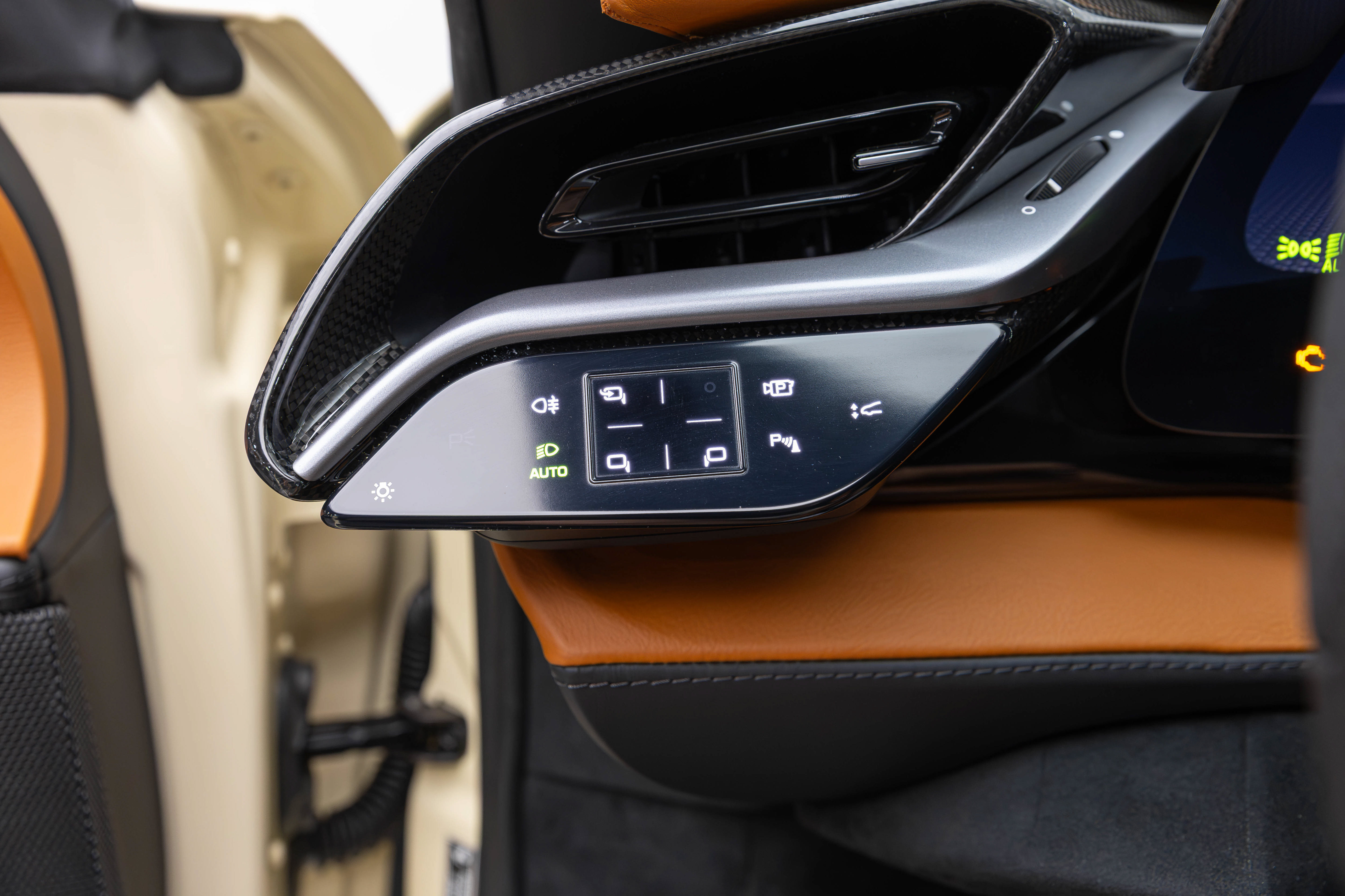 Used 2025 Ferrari SF90 Spider AWD/4WD image 35