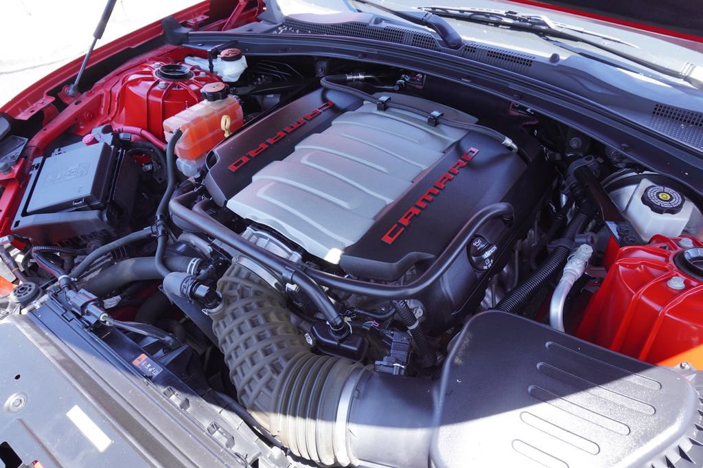 Used 2017 Chevrolet Camaro SS RWD image 8
