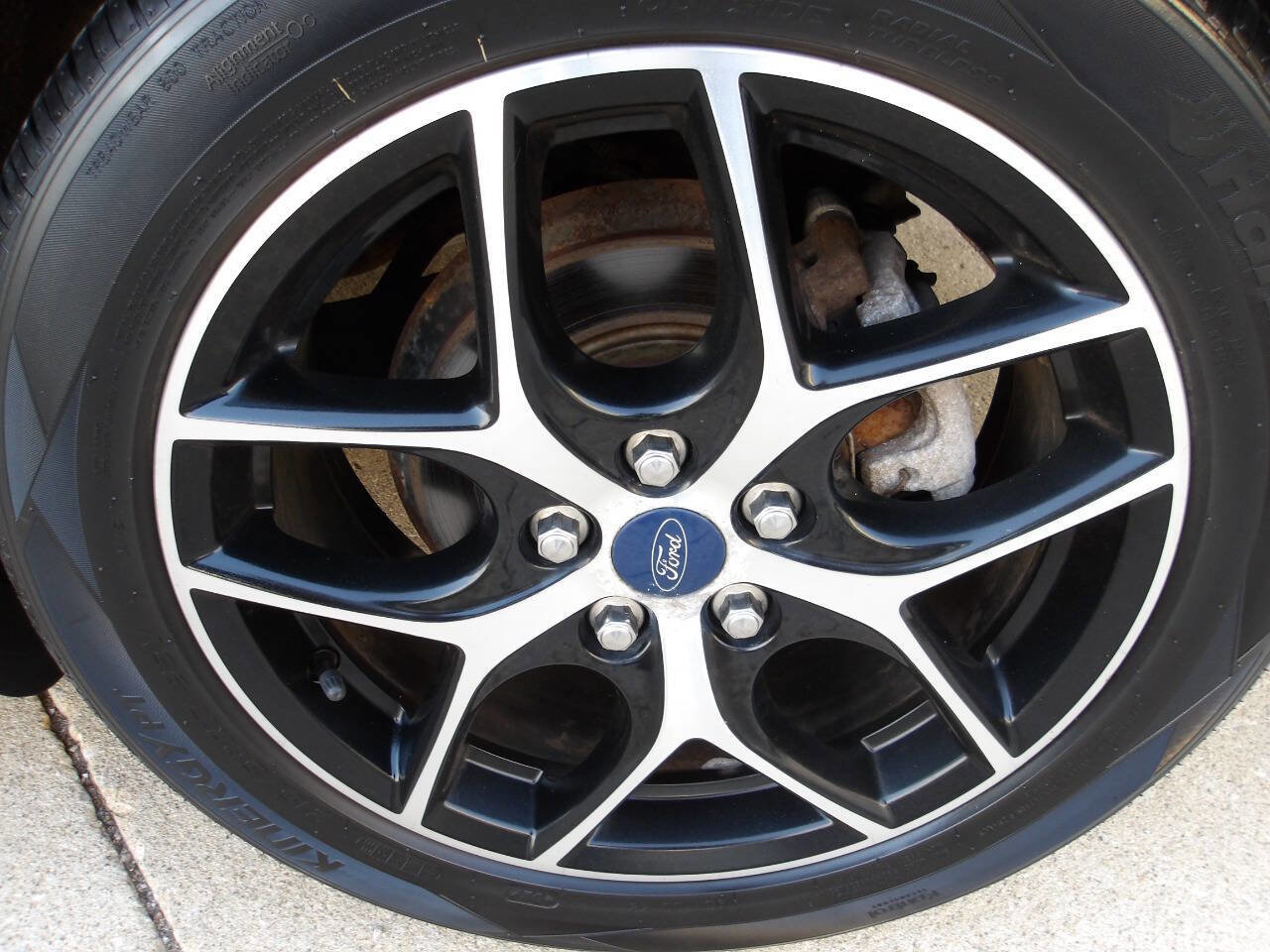 Used 2015 Ford Focus SE w/ SE Sport Package image 41