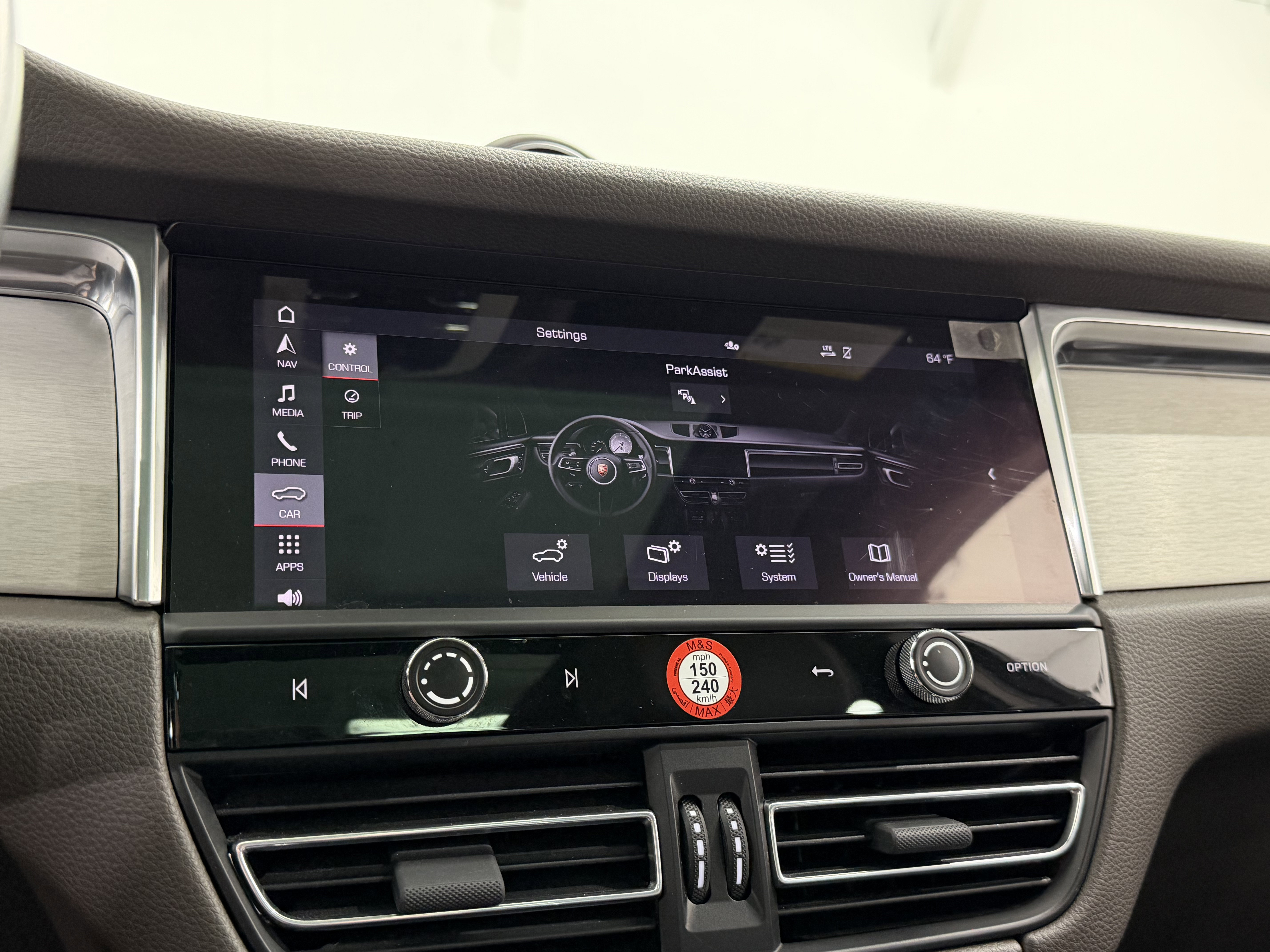 Certified 2023 Porsche Macan image 44