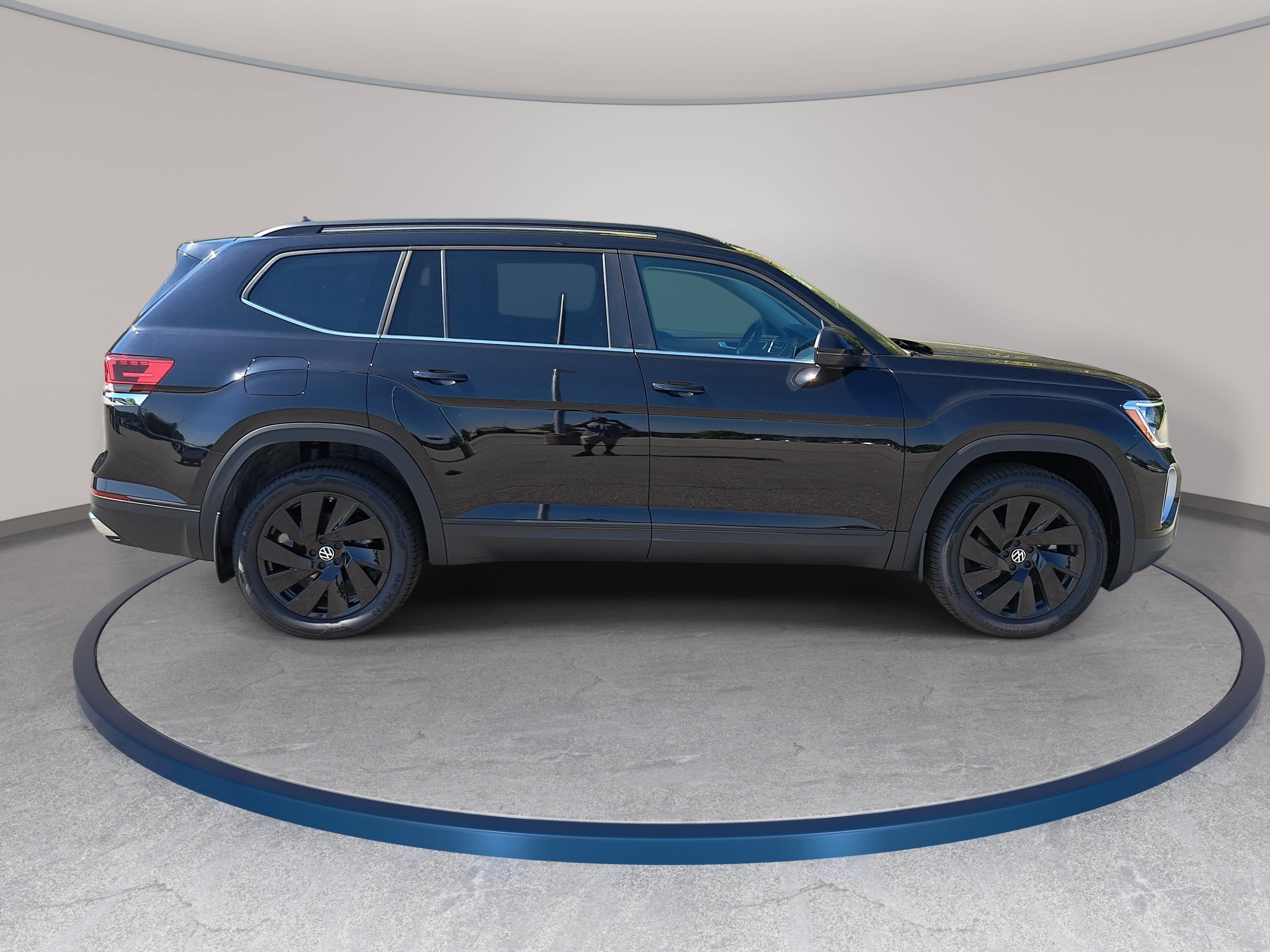 New 2026 Volkswagen Atlas SE FWD image 4