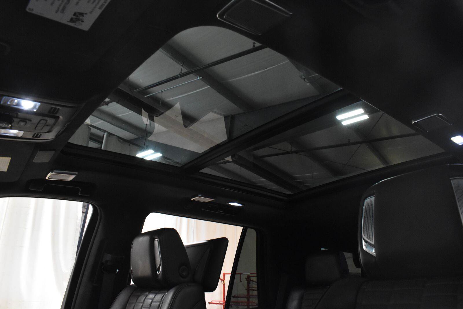 Used 2021 Cadillac Escalade Sport Platinum AWD/4WD image 3