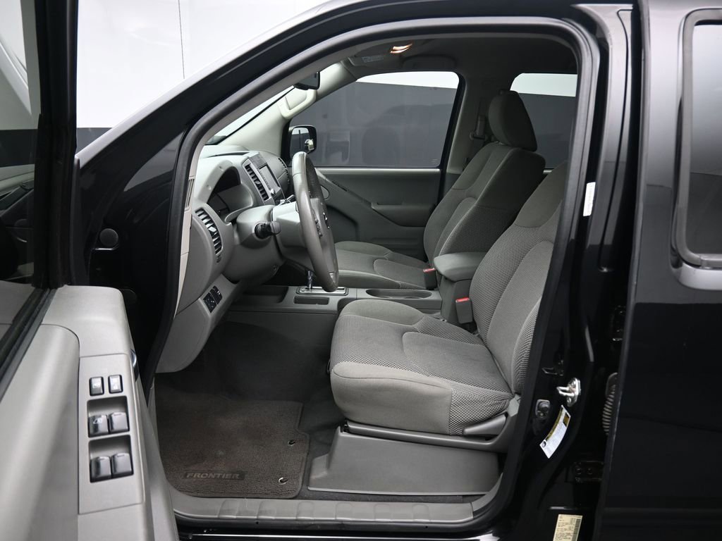 Used 2019 Nissan Frontier SV w/ Value Truck Package image 11