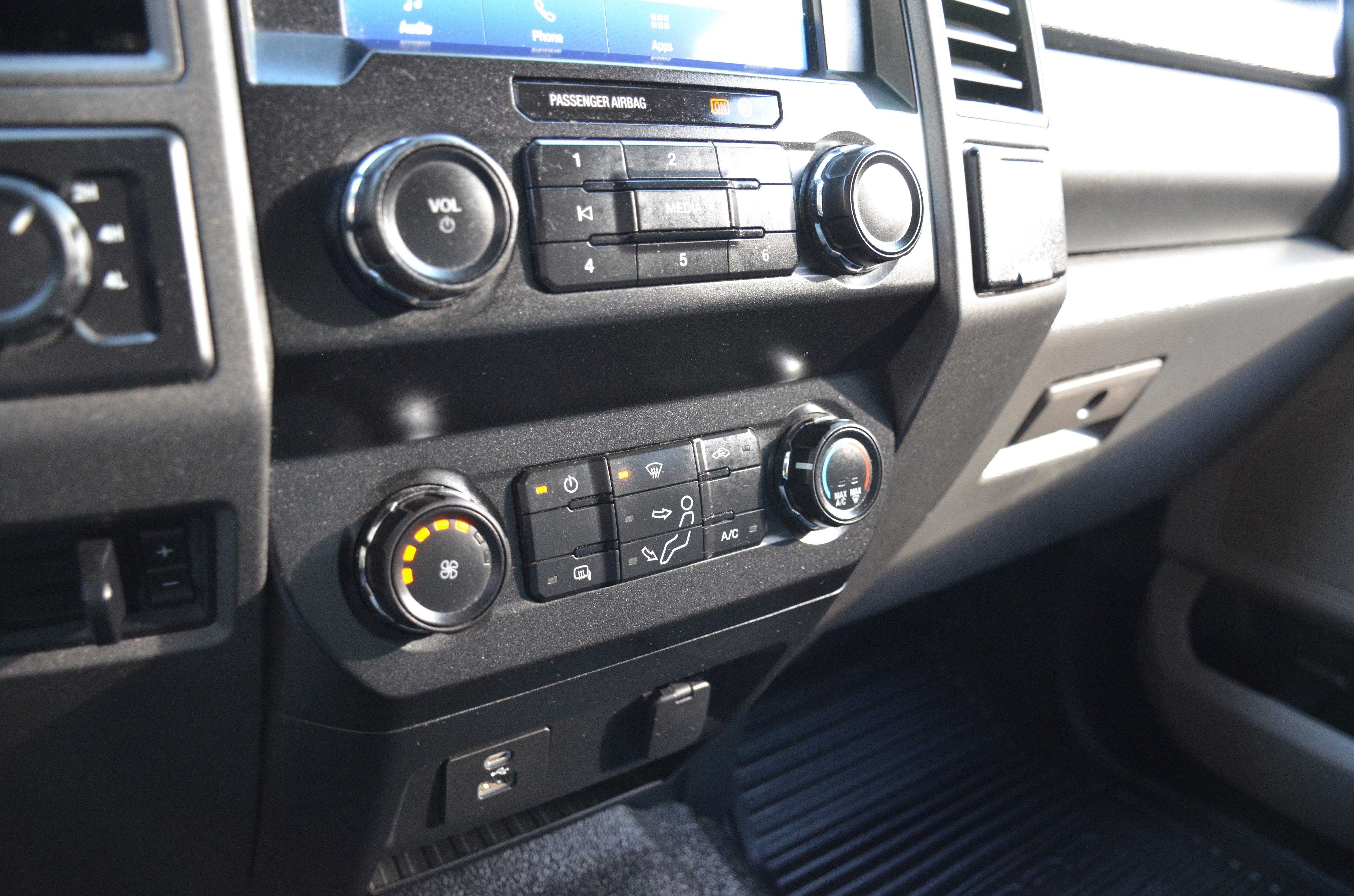 Used 2020 Ford F250 XL w/ STX Appearance Package image 15