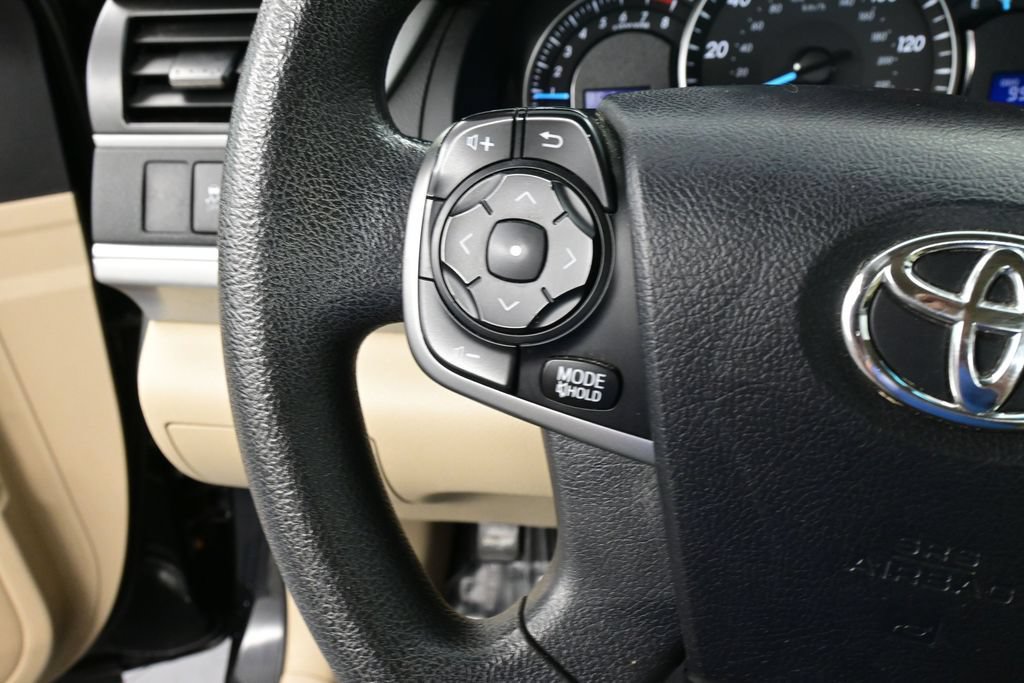 Used 2014 Toyota Camry LE FWD image 31