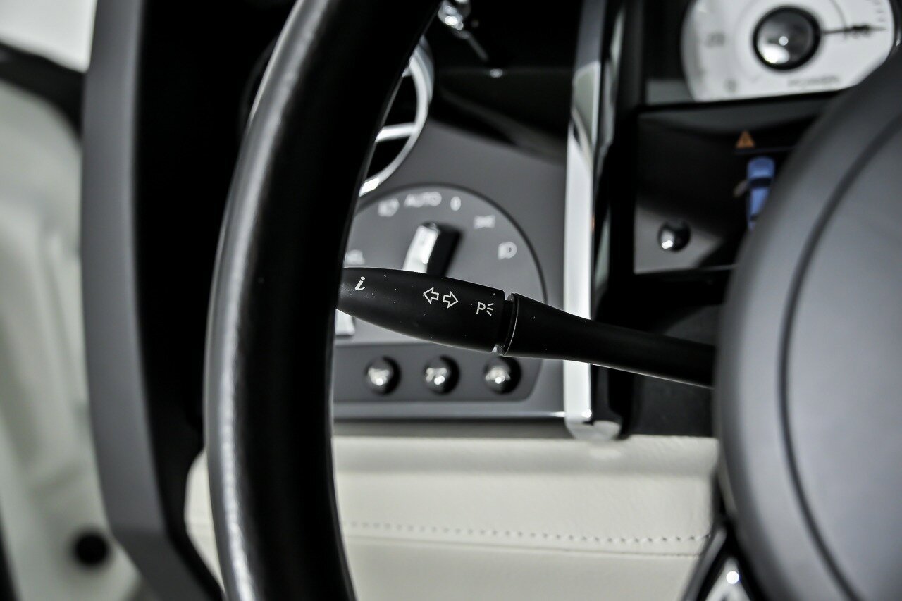 Used 2016 Rolls-Royce Ghost RWD image 30