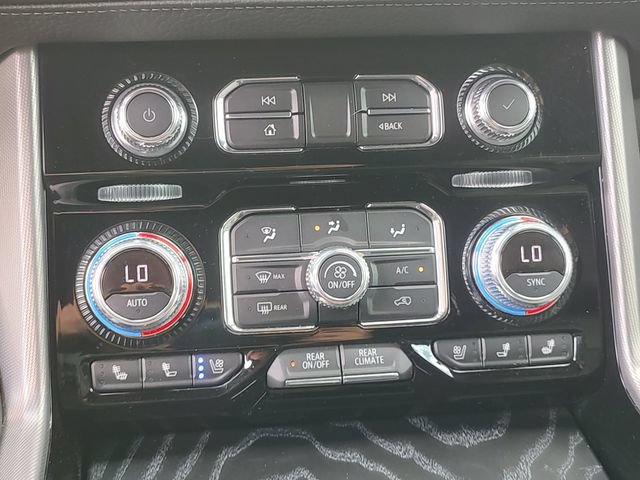 Used 2022 GMC Yukon XL Denali RWD image 16