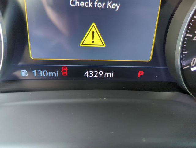 Used 2023 Buick Envision Avenir image 47