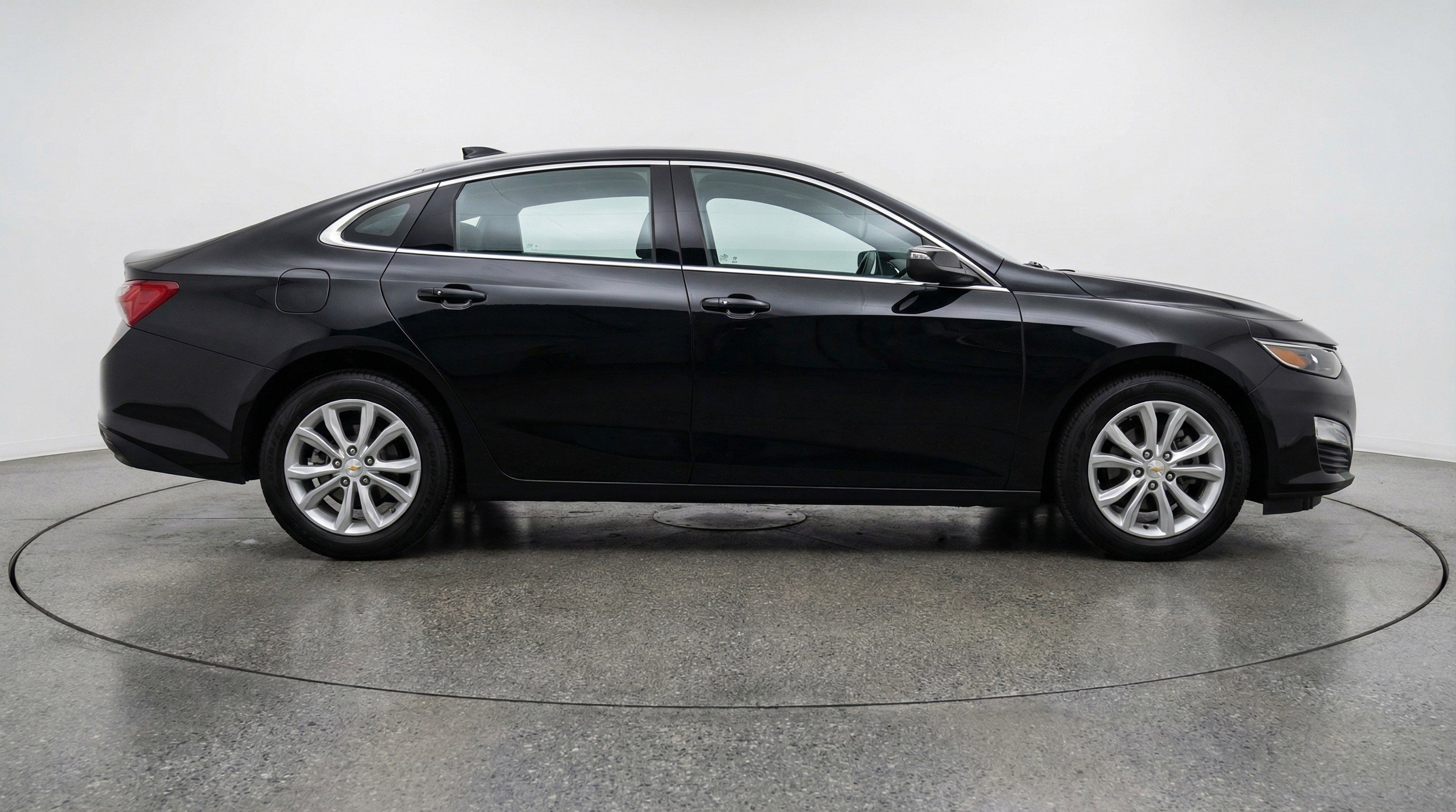 Used 2024 Chevrolet Malibu LT image 11