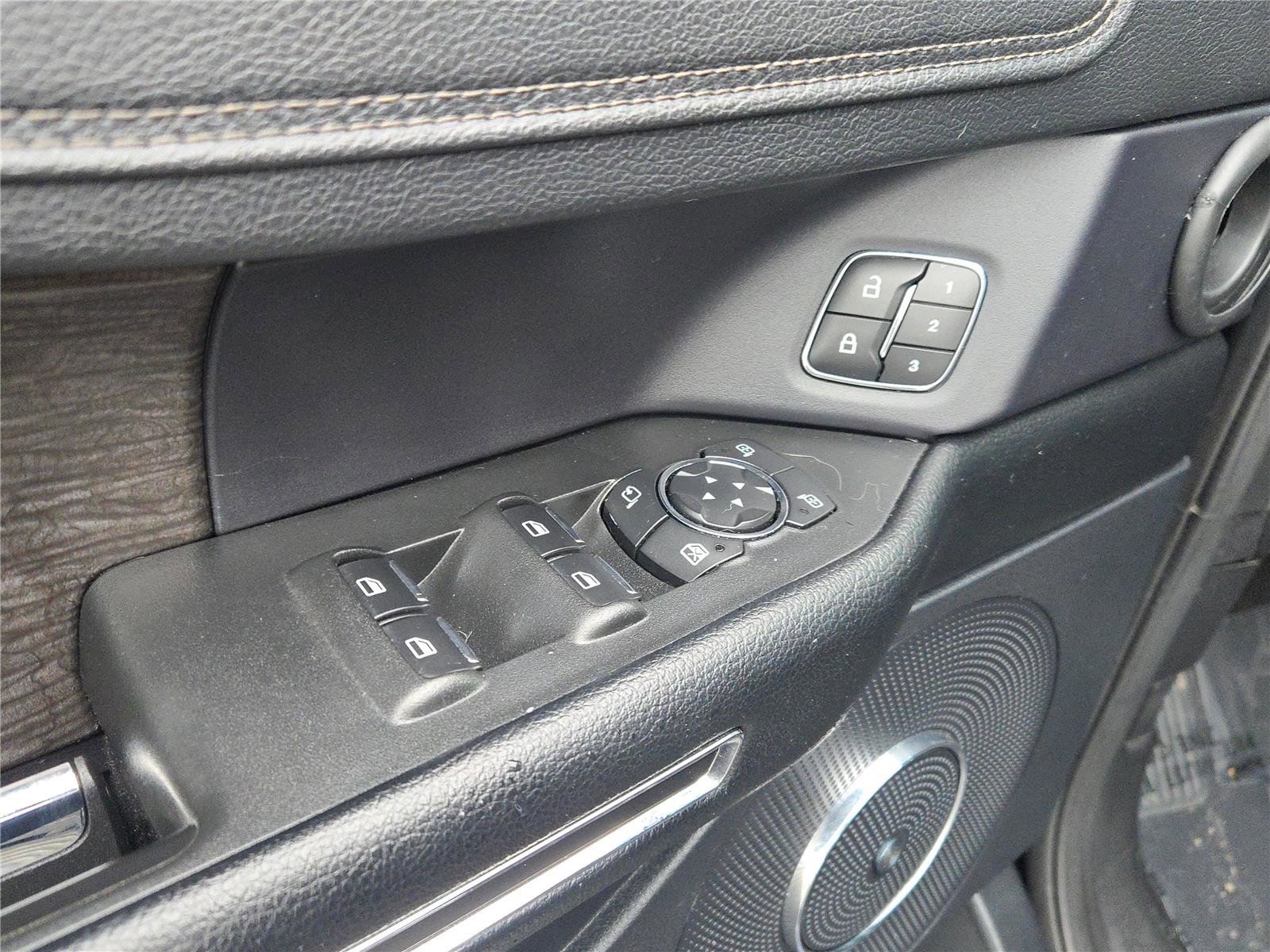 Used 2021 Ford Expedition Limited image 28