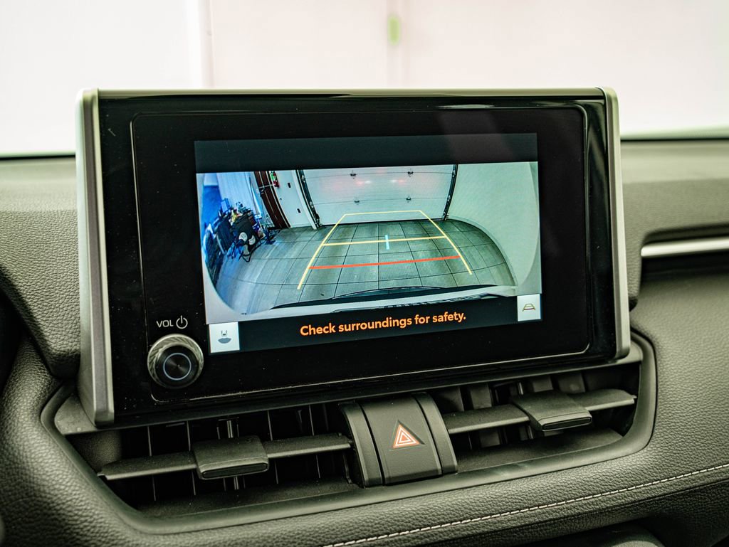 Used 2025 Toyota RAV4 LE AWD/4WD image 24