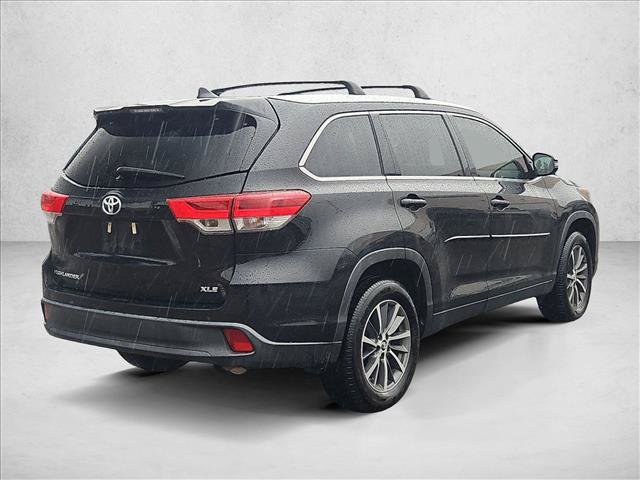 Used 2019 Toyota Highlander XLE FWD image 5