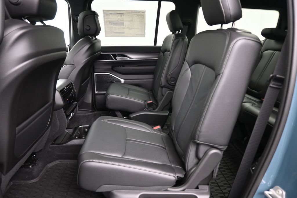 New 2026 Jeep Grand Wagoneer 4WD image 10