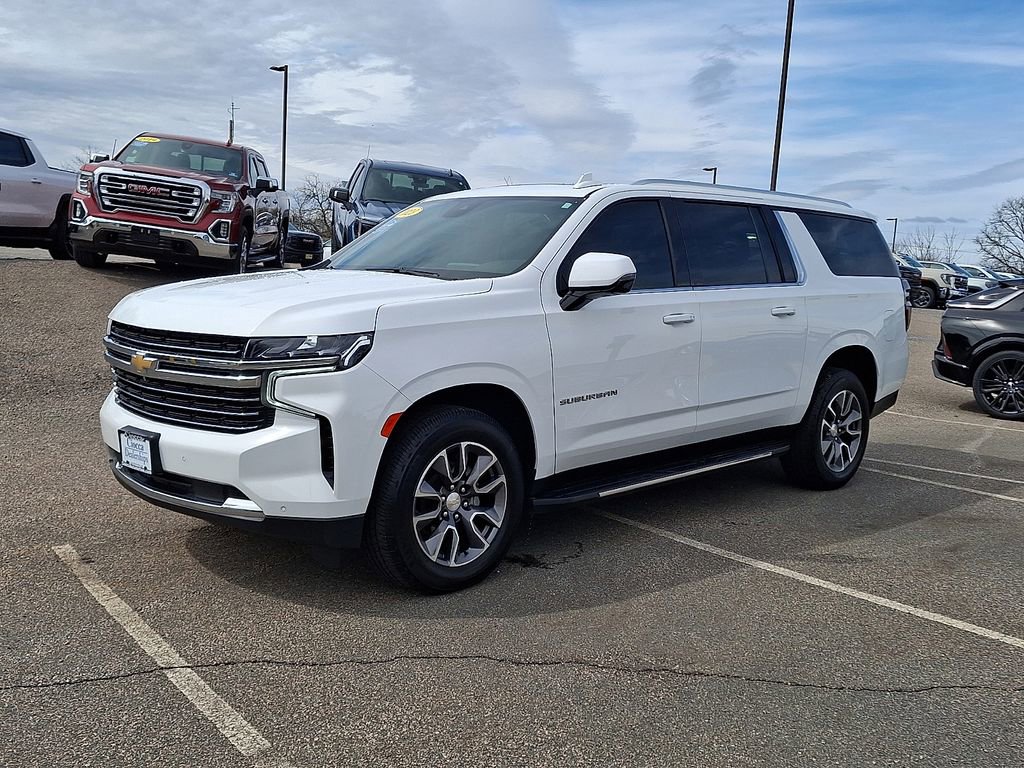 Used 2023 Chevrolet Suburban LT w/ Luxury Package image 6