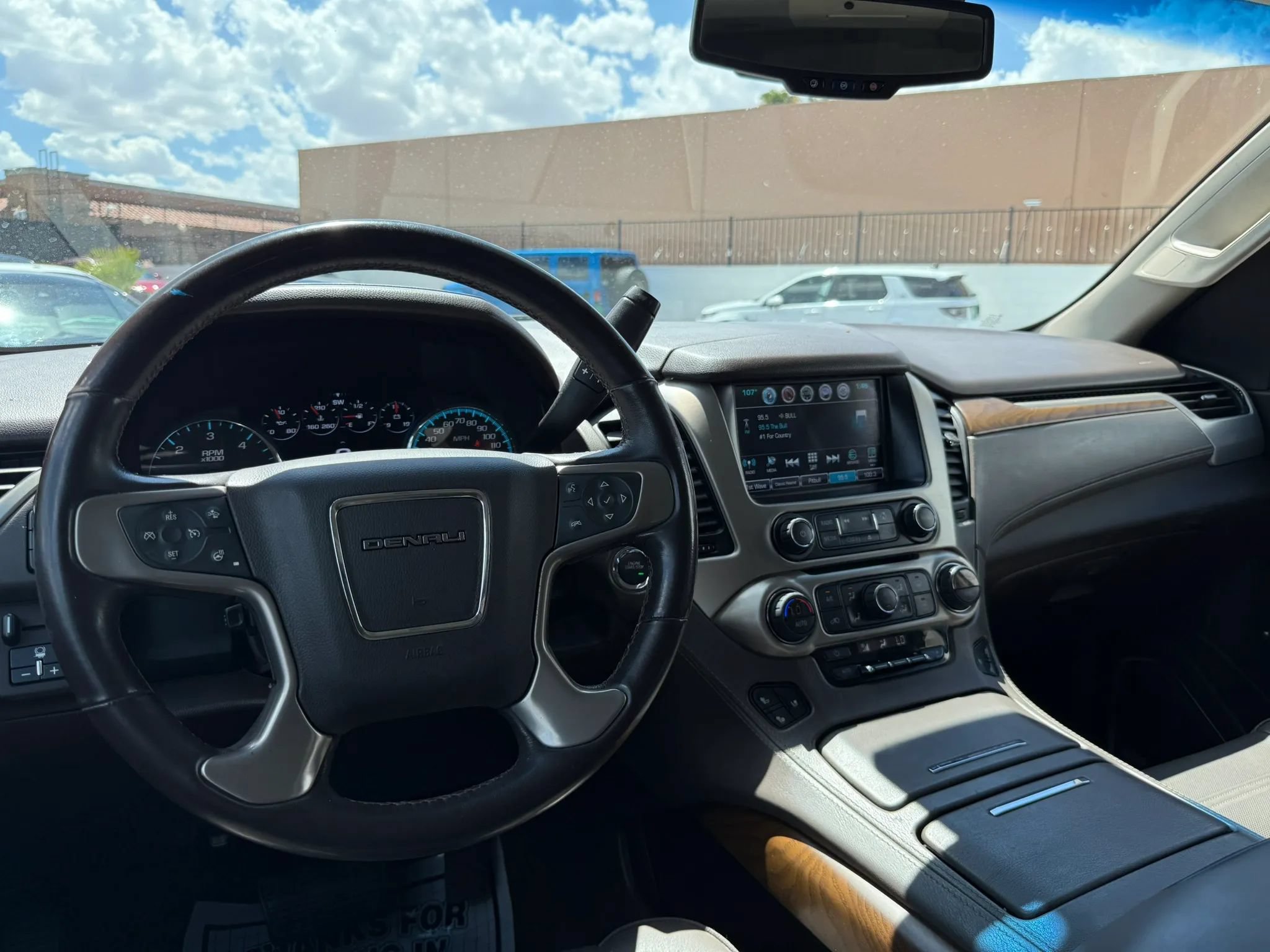 Used 2020 GMC Yukon Denali w/ Open Road Package AWD/4WD image 23