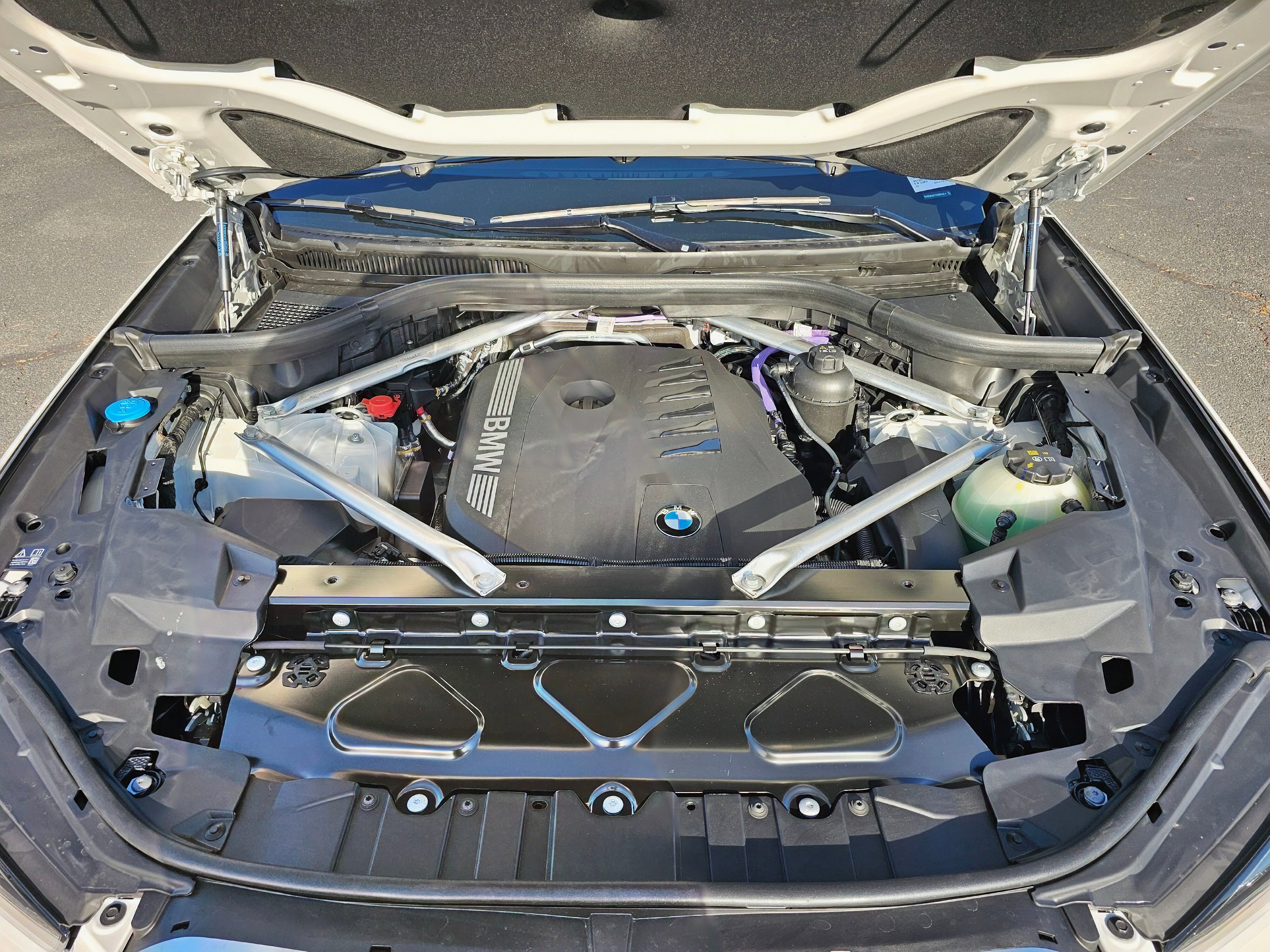 New 2026 BMW X5 xDrive40i w/ M Sport Package image 9