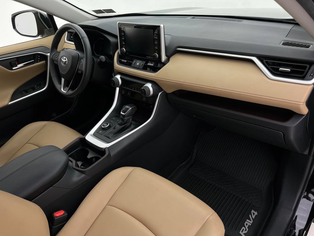 Used 2019 Toyota RAV4 Limited w/ Carpet Mat Package AWD/4WD image 13