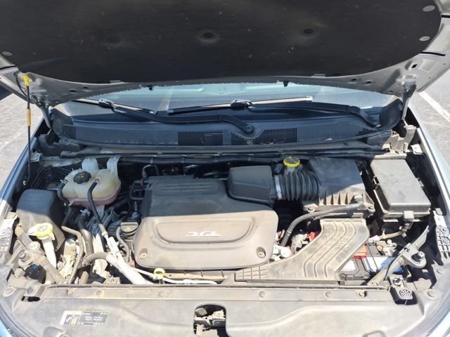 Used 2018 Chrysler Pacifica Touring-L Plus w/ Advanced Safetytec Group FWD image 17