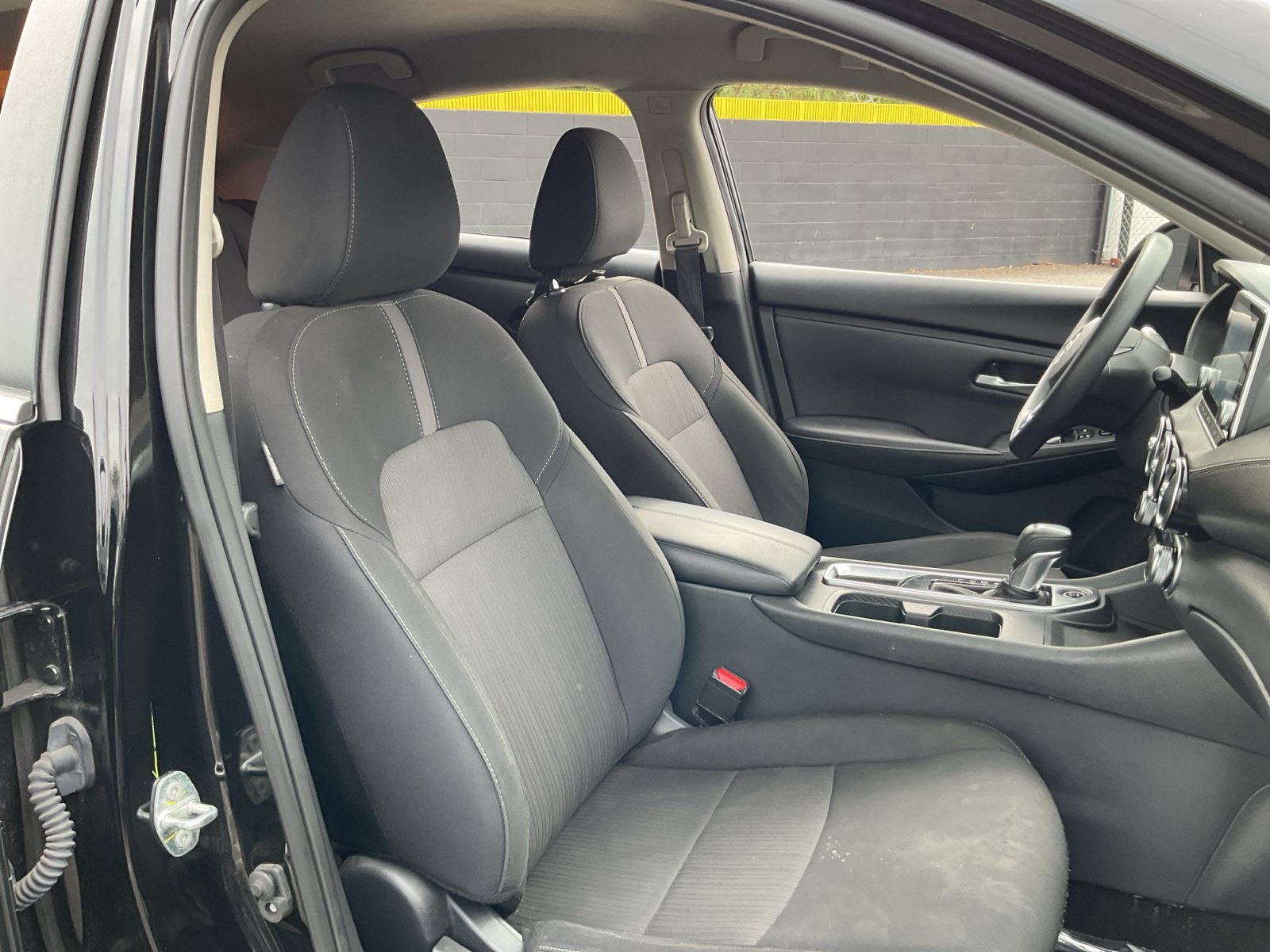Used 2025 Nissan Sentra SV FWD image 21